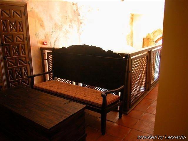Hotel Restaurante Dona Anita Рекена Интерьер фото